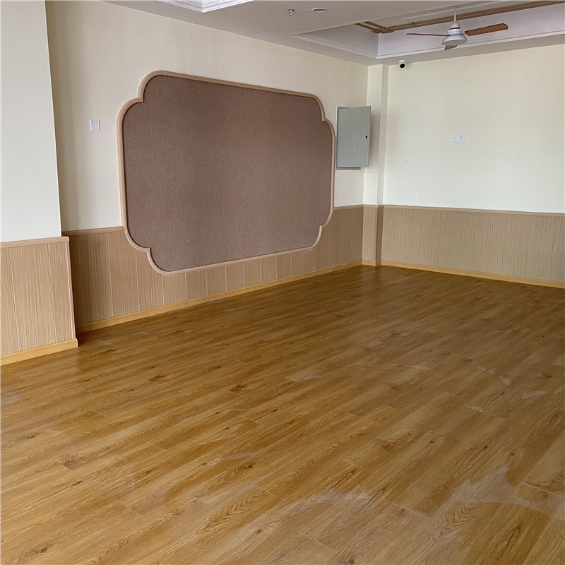 多層實(shí)木地板DCS204.jpg